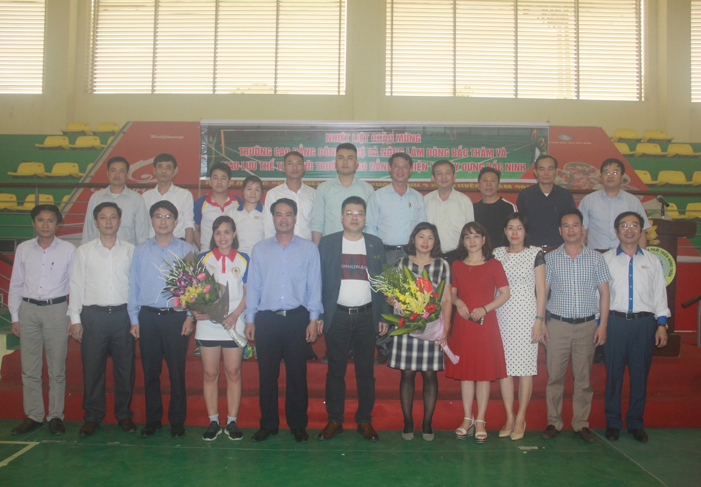 Tham quan, học tập và trao đổi kinh nghiệm quản lý, đào tạo, chuyên môn nghiệp vụ và giao lưu thể thao tại Trường Cao đẳng Cơ điện và Xây dựng Bắc Ninh.