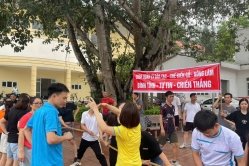 KHAI MẠC HỘI DIỄN VĂN NGHỆ VÀ HỘI THAO KHỐI CÁN BỘ, VIÊN CHỨC LAO ĐỘNG CHÀO... KHAI MẠC HỘI DIỄN VĂN NGHỆ VÀ HỘI THAO KHỐI CÁN BỘ, VIÊN CHỨC LAO ĐỘNG CHÀO...